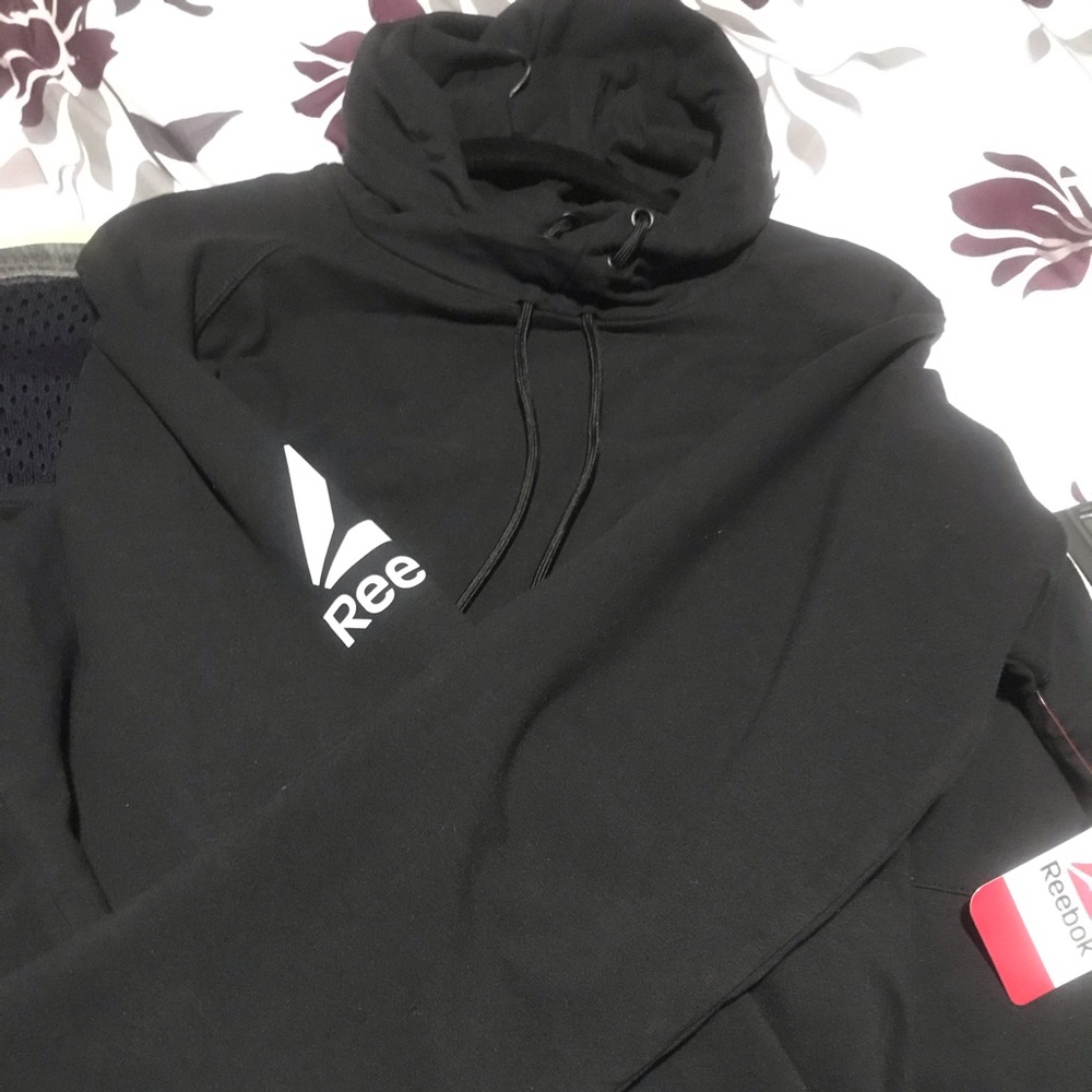 Reebok Pullover Sweater